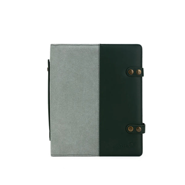 Della Q Hook & Needle Notebook