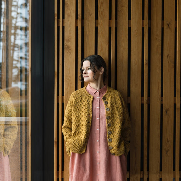 Entwined: Cables, Lace and Knitted Treasures