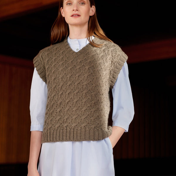 Entwined: Cables, Lace and Knitted Treasures