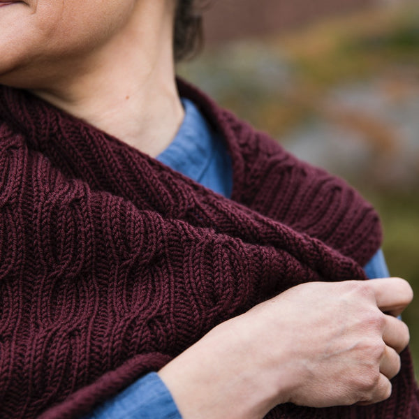 Entwined: Cables, Lace and Knitted Treasures