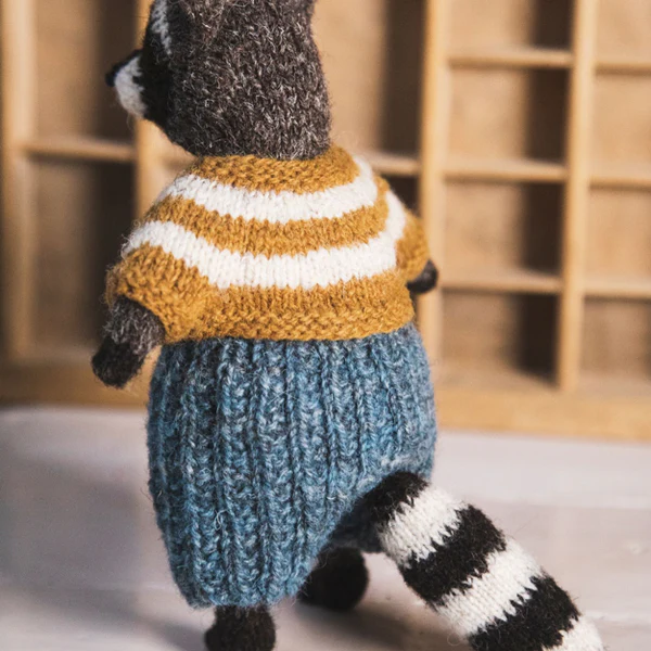 Mouche & Friends: Seamless Toys to Knit and Love by Cinthia Vallet