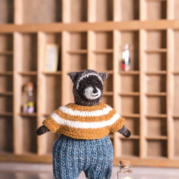 Mouche & Friends: Seamless Toys to Knit and Love by Cinthia Vallet