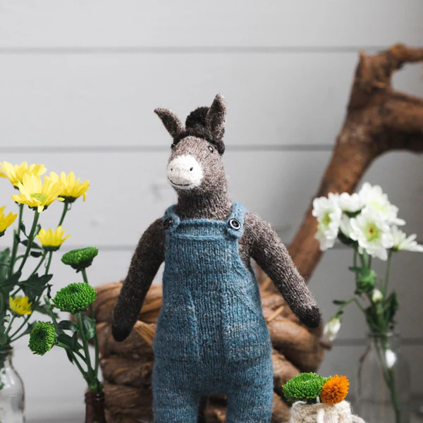 Mouche & Friends: Seamless Toys to Knit and Love by Cinthia Vallet