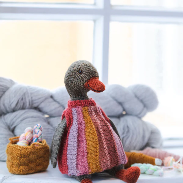 Mouche & Friends: Seamless Toys to Knit and Love by Cinthia Vallet